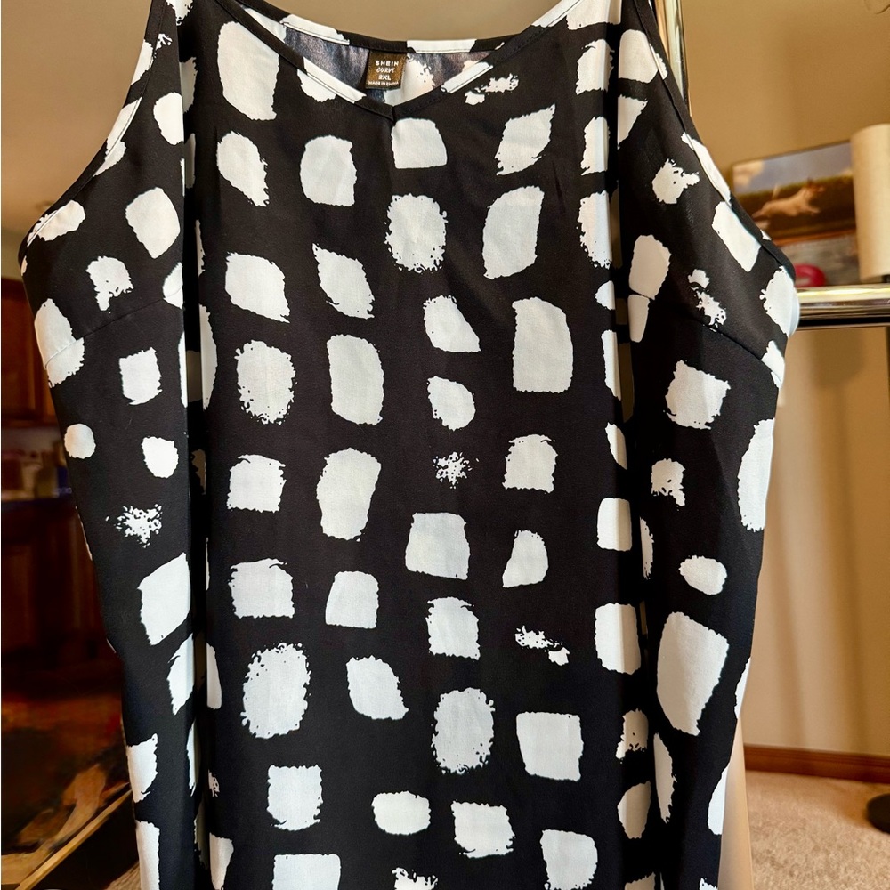 ⭐️⭐️$5  ‎ SHEIN Curve Monochrome Patterned Blouse